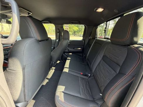 Used 2025 Nissan Frontier Pro-X w/ Pro Convenience Package RWD image 24