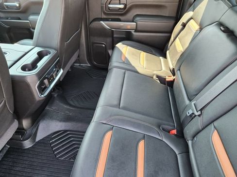 Used 2022 GMC Sierra 2500 AT4 w/ AT4 Preferred Package AWD/4WD image 16