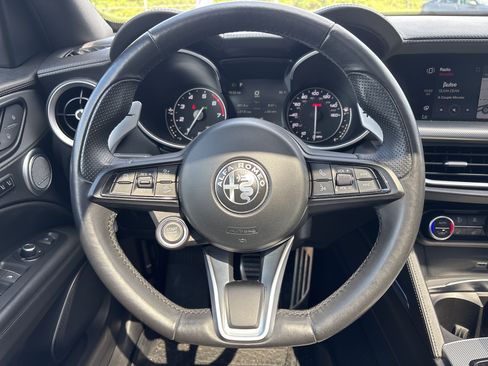 Certified 2023 Alfa Romeo Stelvio Veloce AWD/4WD image 21