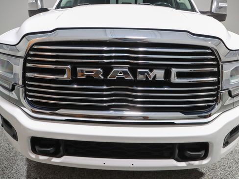 Used 2023 RAM 3500 Laramie AWD/4WD image 4