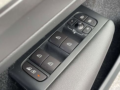 Used 2019 Volvo XC40 T5 Inscription image 6