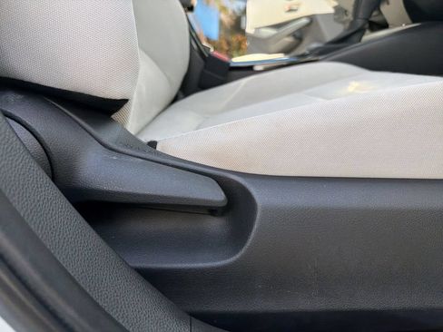 Used 2022 Toyota Corolla LE FWD image 28