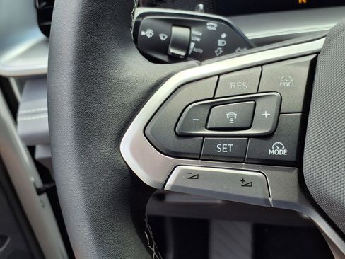 New 2026 Volkswagen Tiguan SE image 19