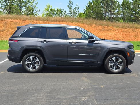 Used 2023 Jeep Grand Cherokee 4WD 4xe image 8