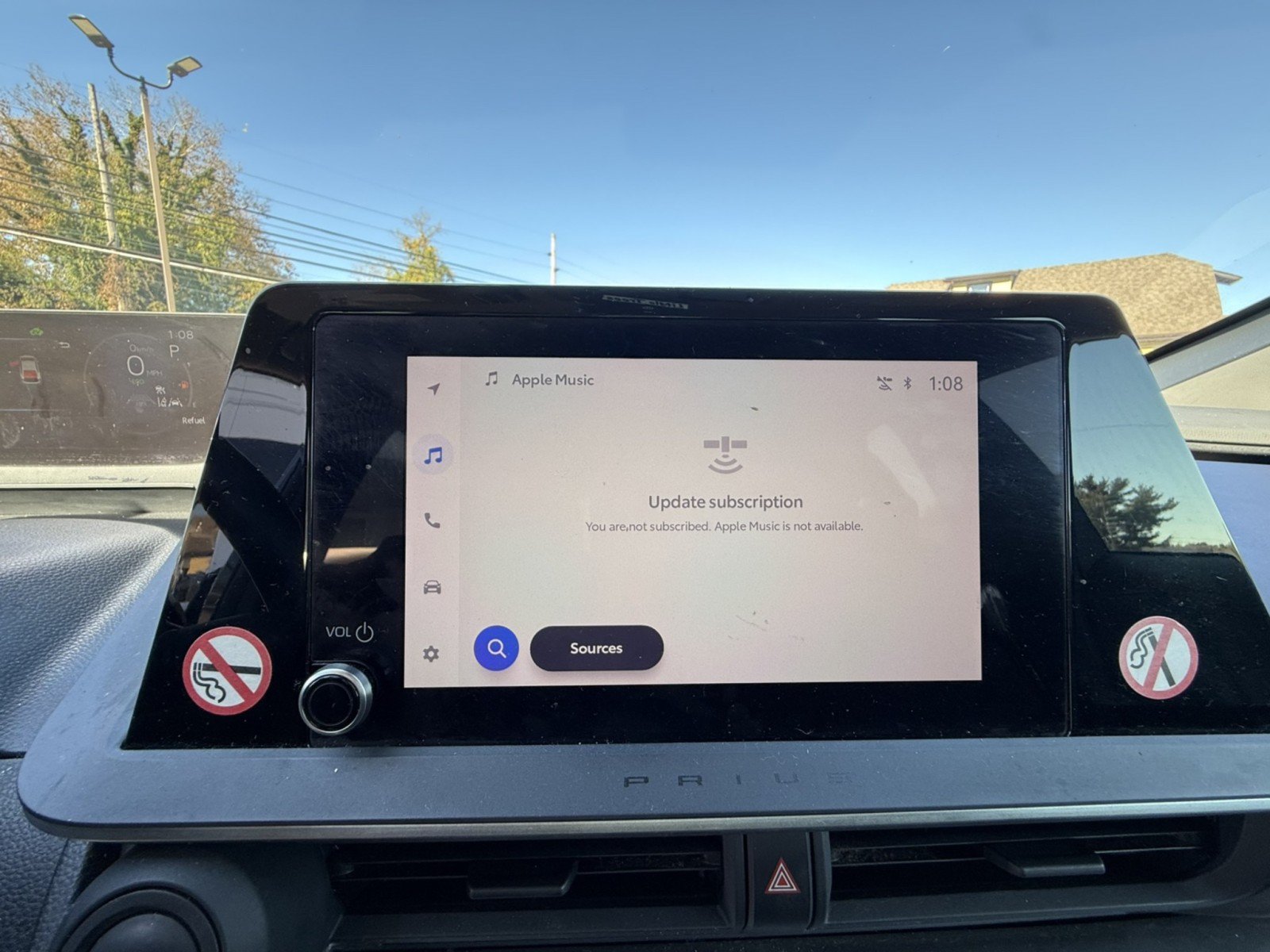 Used 2024 Toyota Prius LE FWD image 11