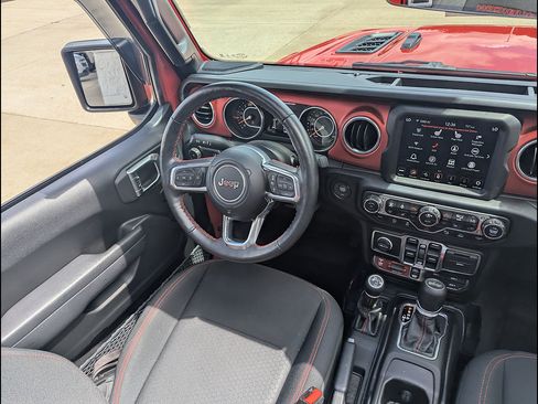 Used 2023 Jeep Wrangler Unlimited Rubicon w/ LED Lighting Group AWD/4WD image 29