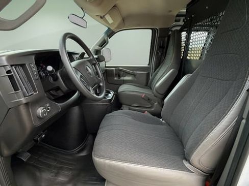 Used 2025 GMC Savana 2500 w/ Driver Convenience Package RWD image 21