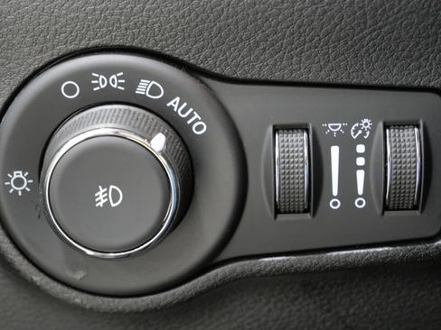 Used 2022 Jeep Compass Limited w/ Sun and Sound Group AWD/4WD image 15