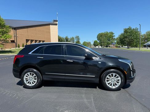 Used 2018 Cadillac XT5 AWD image 2