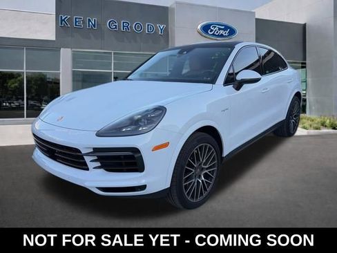 Used 2022 Porsche Cayenne Base image 1