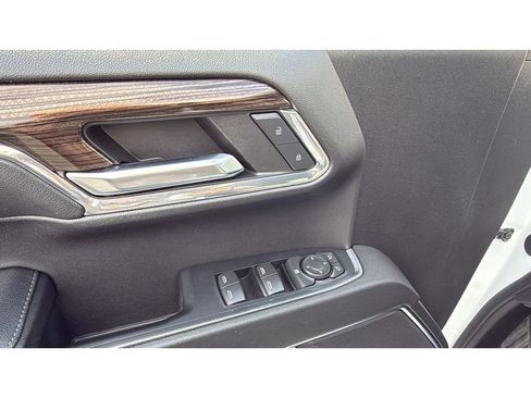 Used 2024 Chevrolet Silverado 1500 LT AWD/4WD image 10