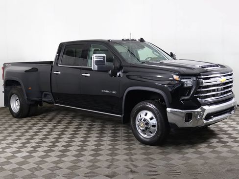 Used 2025 Chevrolet Silverado 3500 LTZ w/ LTZ Convenience Package AWD/4WD image 62