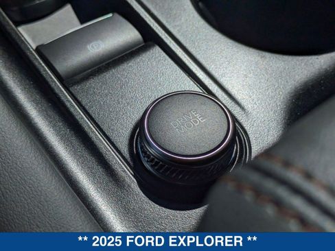 New 2025 Ford Explorer Active w/ Active Comfort Package image 34
