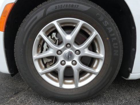 Used 2023 Chrysler Voyager LX FWD image 38
