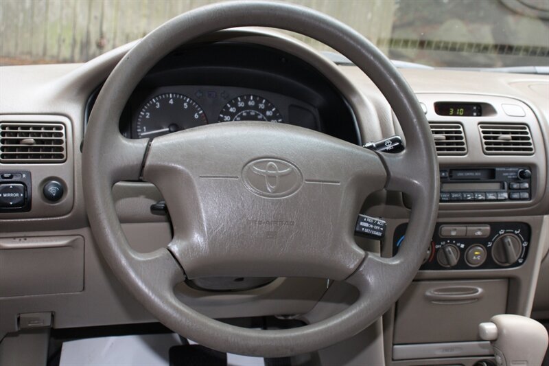Used 2001 Toyota Corolla LE w/ Extra Value Pkg 2 FWD image 16