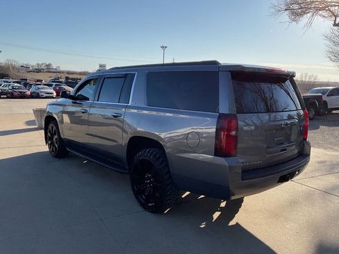 Used 2020 Chevrolet Suburban LT image 5