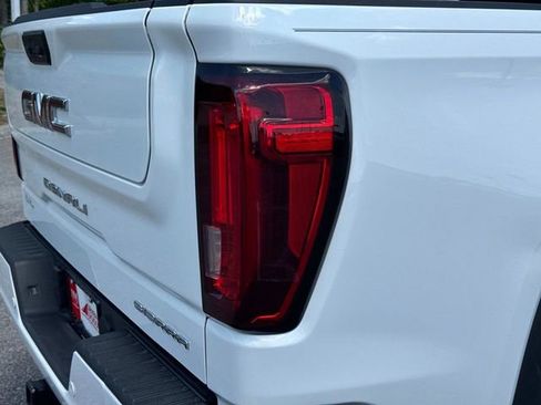 Certified 2024 GMC Sierra 1500 Denali w/ Denali Reserve Package AWD/4WD image 12