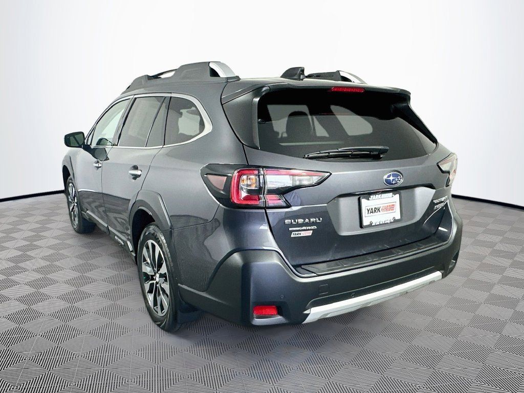 Used 2024 Subaru Outback Touring AWD/4WD image 7