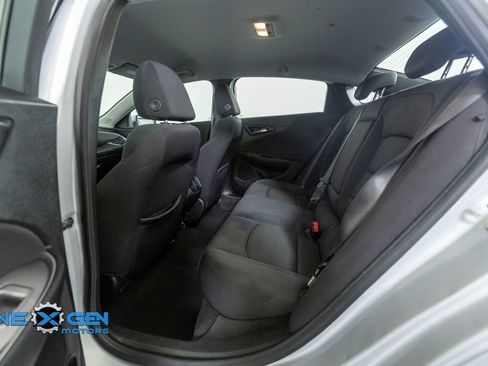 Used 2021 Chevrolet Malibu LT FWD image 25