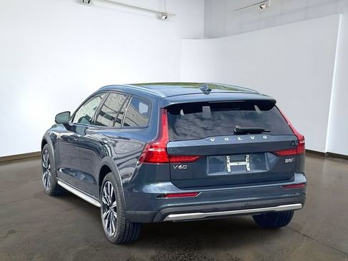 Used 2024 Volvo V60 B5 Cross Country Ultimate w/ Climate Package AWD/4WD image 6