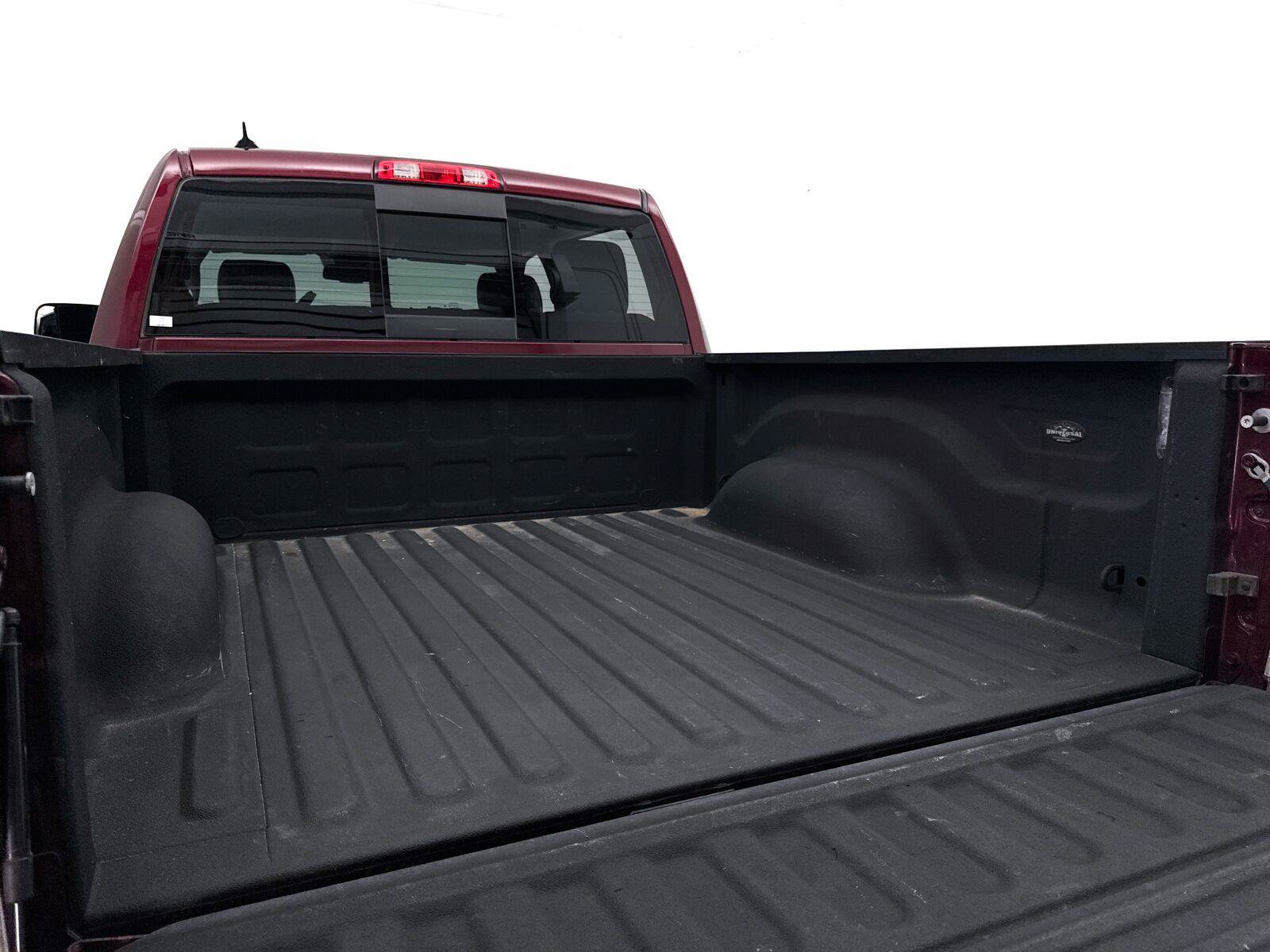 Used 2016 RAM 1500 Laramie w/ Convenience Group AWD/4WD image 11