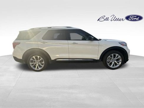 Used 2022 Ford Explorer Platinum AWD/4WD image 4