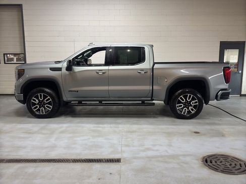 Used 2024 GMC Sierra 1500 AT4 w/ AT4 Premium Package image 2