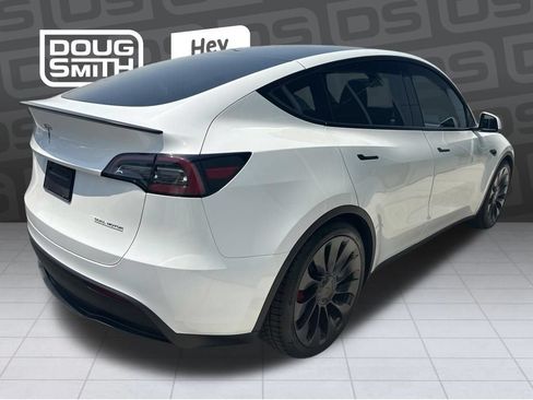Used 2023 Tesla Model Y Performance AWD/4WD image 4