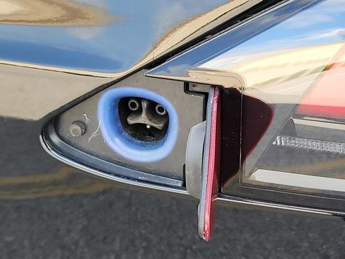 Used 2016 Tesla Model X P90D image 33