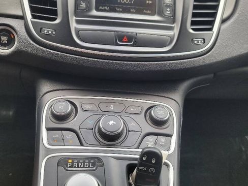 Used 2015 Chrysler 200 Limited FWD image 16
