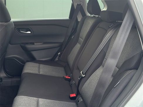 Used 2024 Nissan Rogue SV image 20