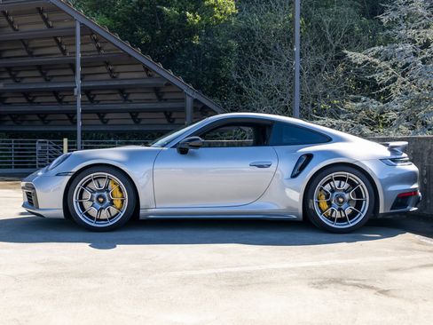 Used 2022 Porsche 911 Turbo S image 2