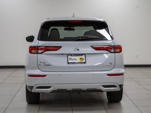 Used 2023 Mitsubishi Outlander SEL image 12