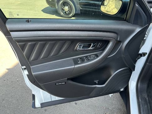Used 2015 Ford Taurus Police Interceptor AWD image 8