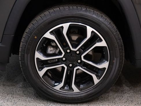 Used 2022 Jeep Compass Limited AWD/4WD image 7