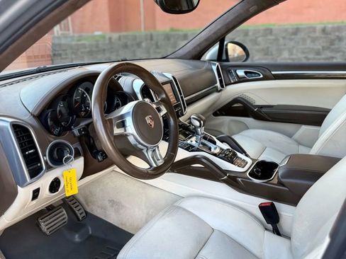 Used 2012 Porsche Cayenne Turbo image 15