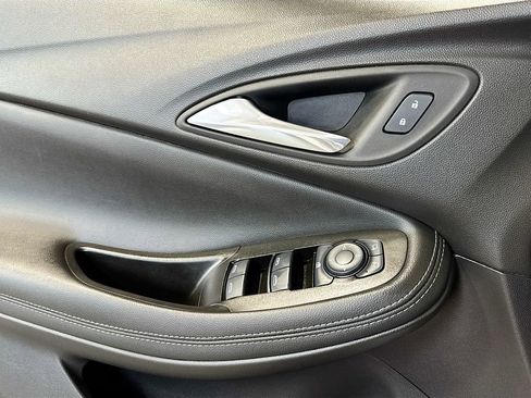 Used 2022 Buick Encore GX Select w/ Sport Touring Package image 18