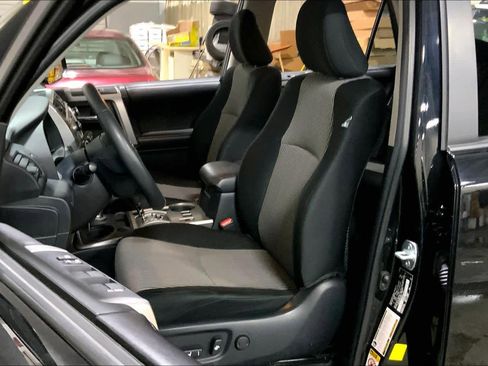 Used 2016 Toyota 4Runner SR5 image 8