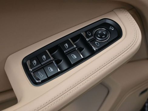 Used 2026 Porsche Macan S AWD/4WD image 19