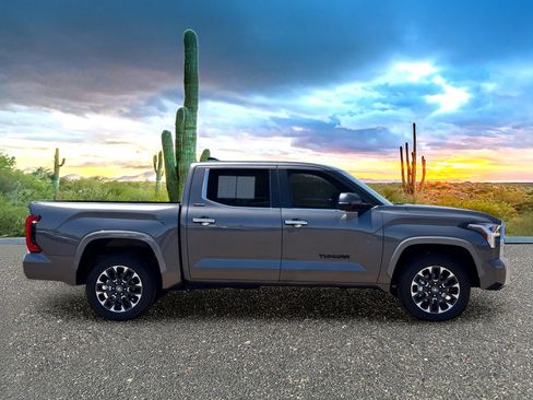 Used 2025 Toyota Tundra Limited AWD/4WD image 6
