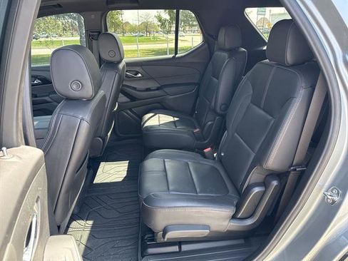 Certified 2023 Chevrolet Traverse RS w/ LPO, Floor Liner Package AWD/4WD image 54