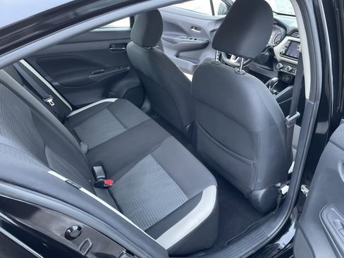 Used 2021 Nissan Versa SV image 39