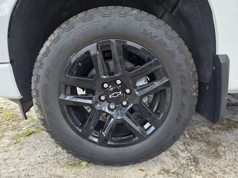 Used 2024 Chevrolet Silverado 1500 RST AWD/4WD image 27