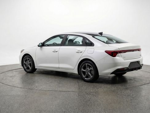 Used 2025 Kia K4 LXS image 6