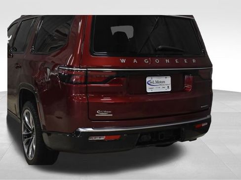 Used 2022 Jeep Wagoneer Series III w/ Premium Group I image 9