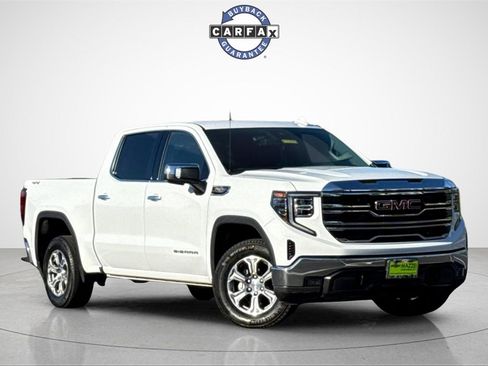Used 2025 GMC Sierra 1500 SLT image 2