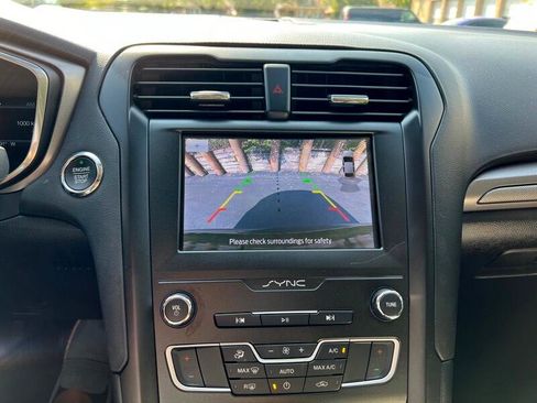 Used 2020 Ford Fusion SE w/ Equipment Group 151A image 15