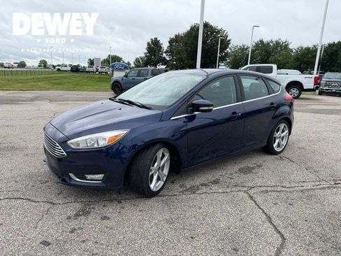 Used 2016 Ford Focus Titanium w/ Titanium Technology Package FWD image 6