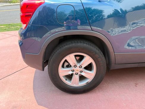 Used 2020 Chevrolet Trax LT AWD/4WD image 31