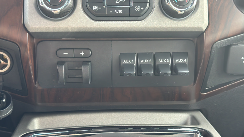 Used 2016 Ford F250 Lariat w/ Lariat Ultimate Package AWD/4WD image 23